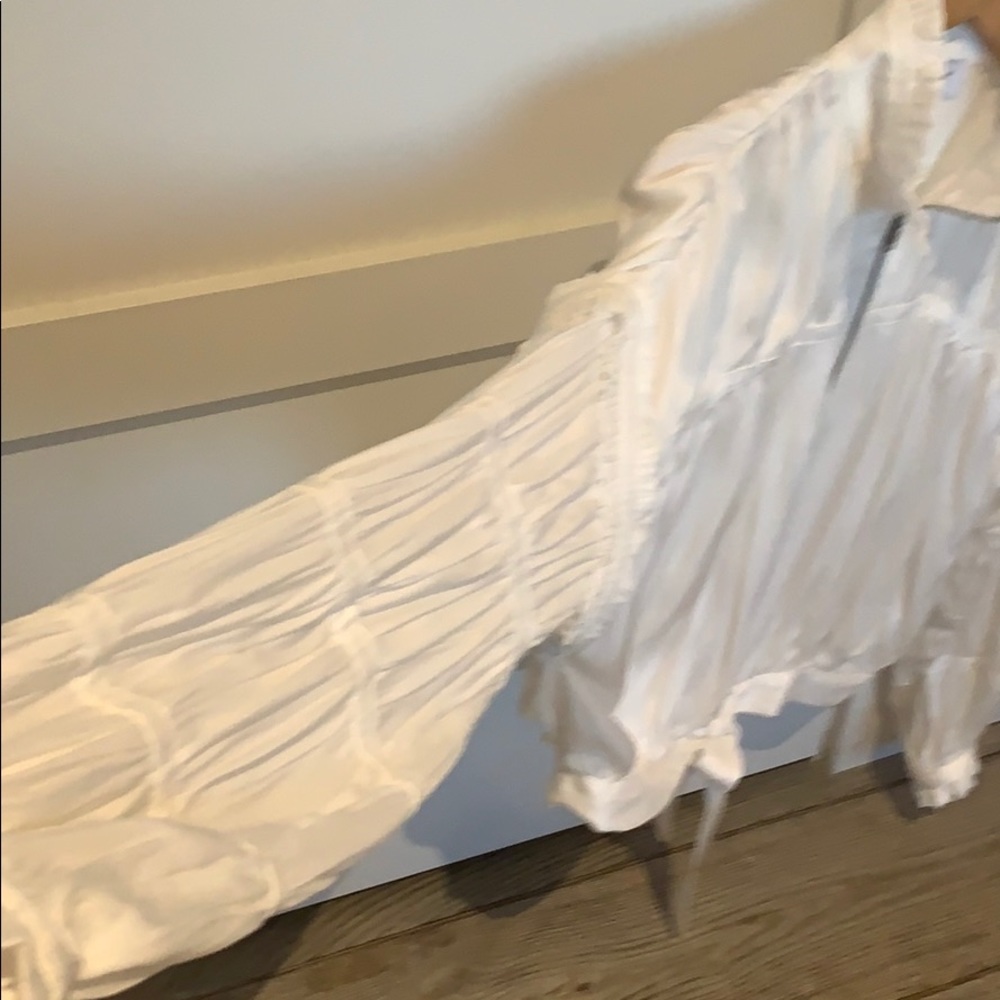 White Soft Polyester Ruffle Jacket Nwt!! - image 3
